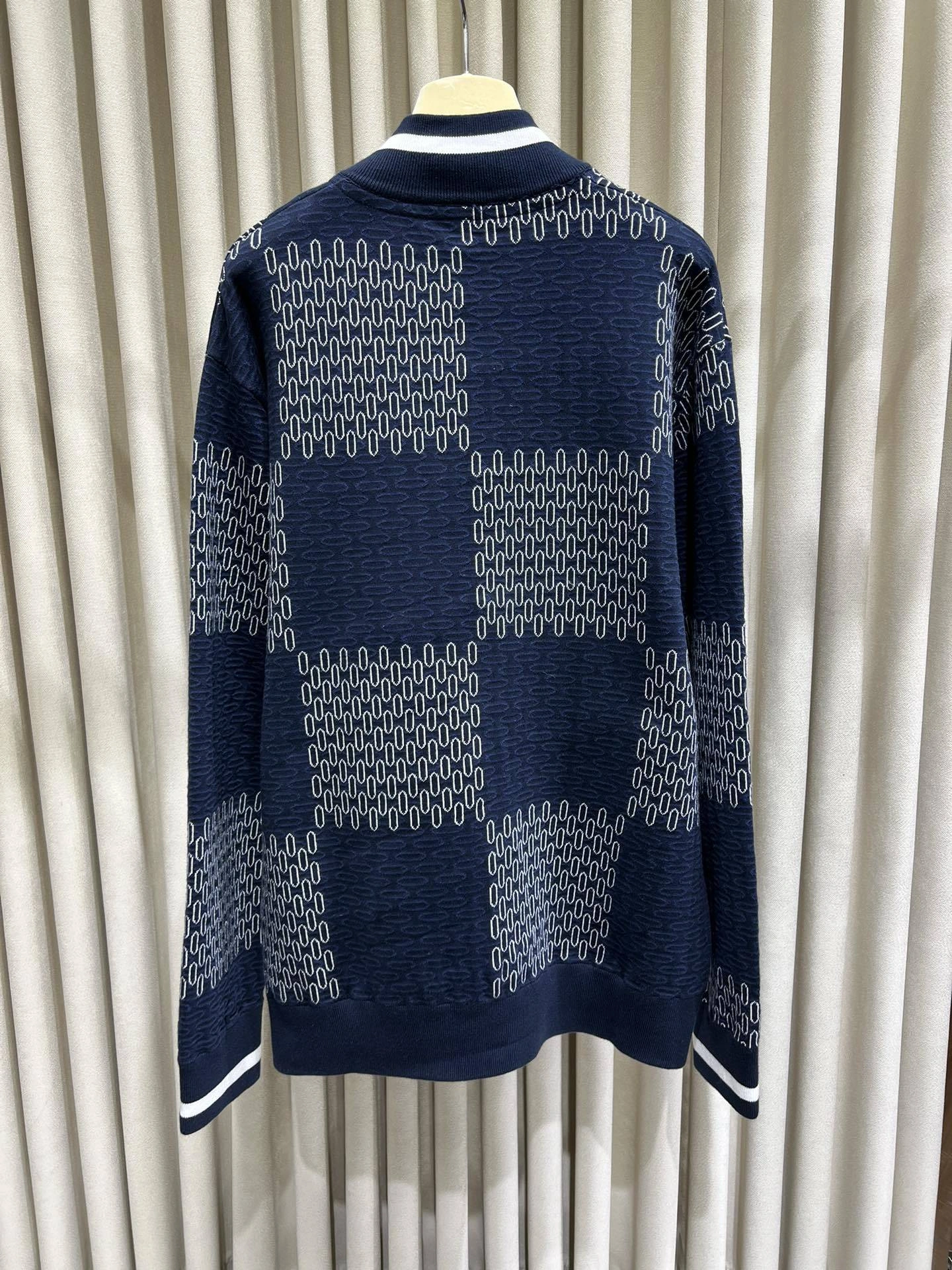 &wg.luxury- 8V item:D-F140J5214